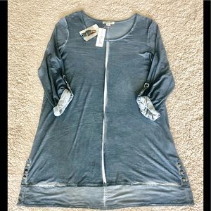 NWT Noelle Tunic